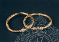 Perhiasan Diri Gelang Tangan