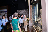 LAWATAN DELEGASI ISTERI PANGLIMA TENTERA LAUT SINGAPURA KE MUZIUM NEGARA