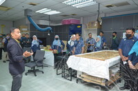 LAWATAN KERJA MUZIUM DI RAJA ABU BAKAR  KE JMM DI MAKMAL KONSERVASI